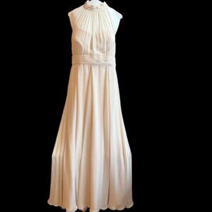 Daymor Couture Elegant Halter-Neck Gown